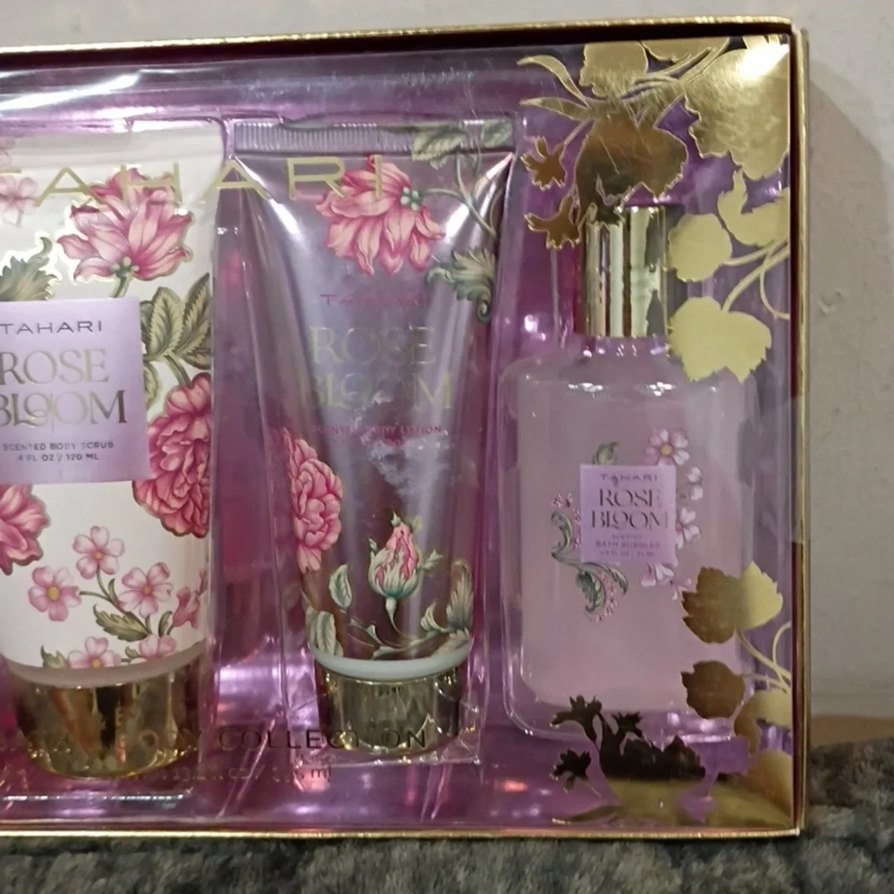 Tahari, NIB, Rose Bloom, Bath & Body Collection, 4 PIECE SET - Picture 4 of 8